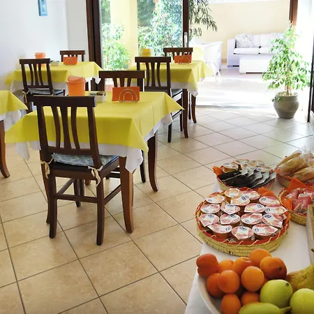 Il Girasole 3* فيلاّسيمِيوس